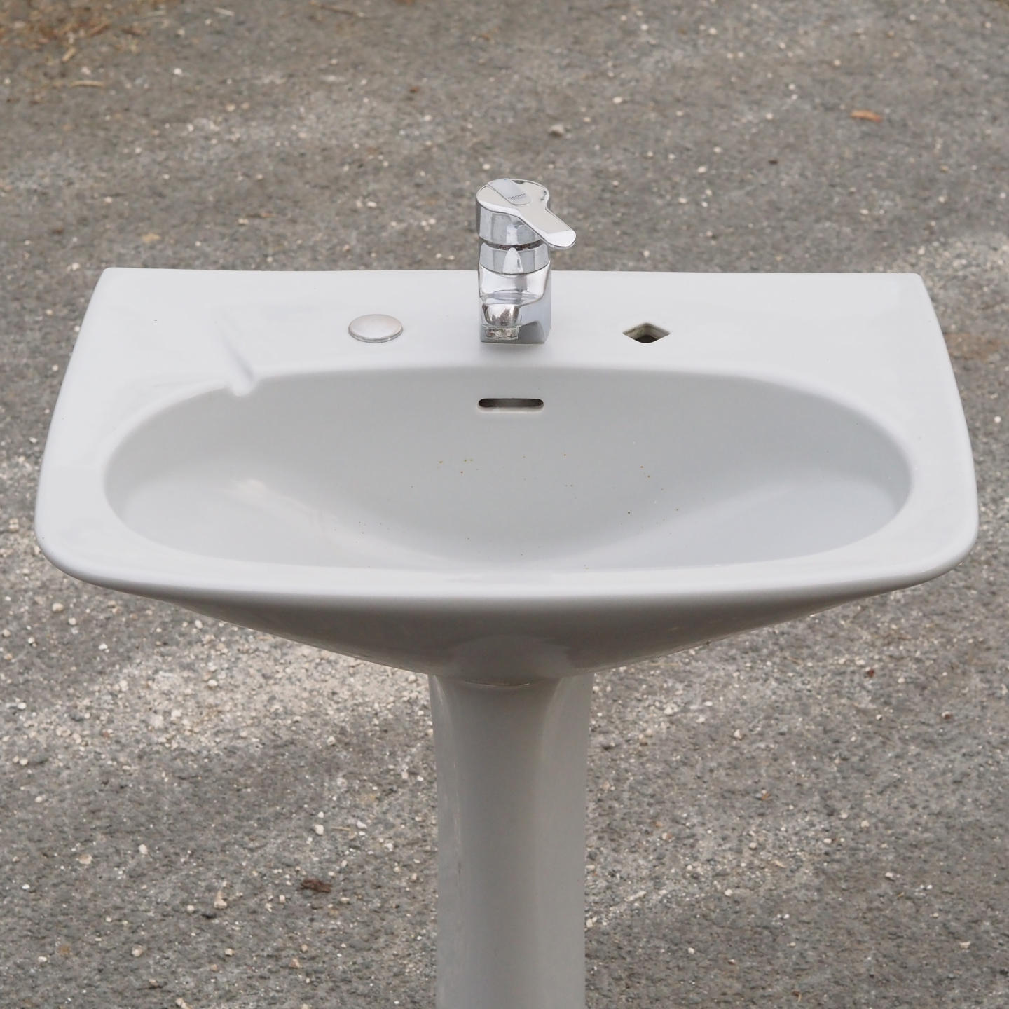 Pedestal bathroom sink in grey glazed ceramic by Vitrilux