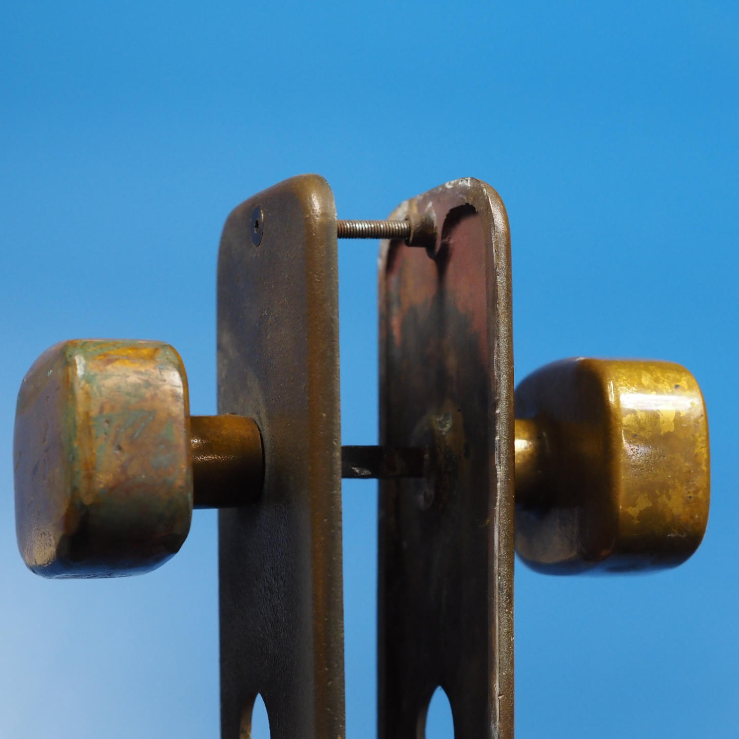 Double door handle with round keyhole in sand-cast bronze by Jules Wabbes from the Générale de Banque - Fixed (Left)