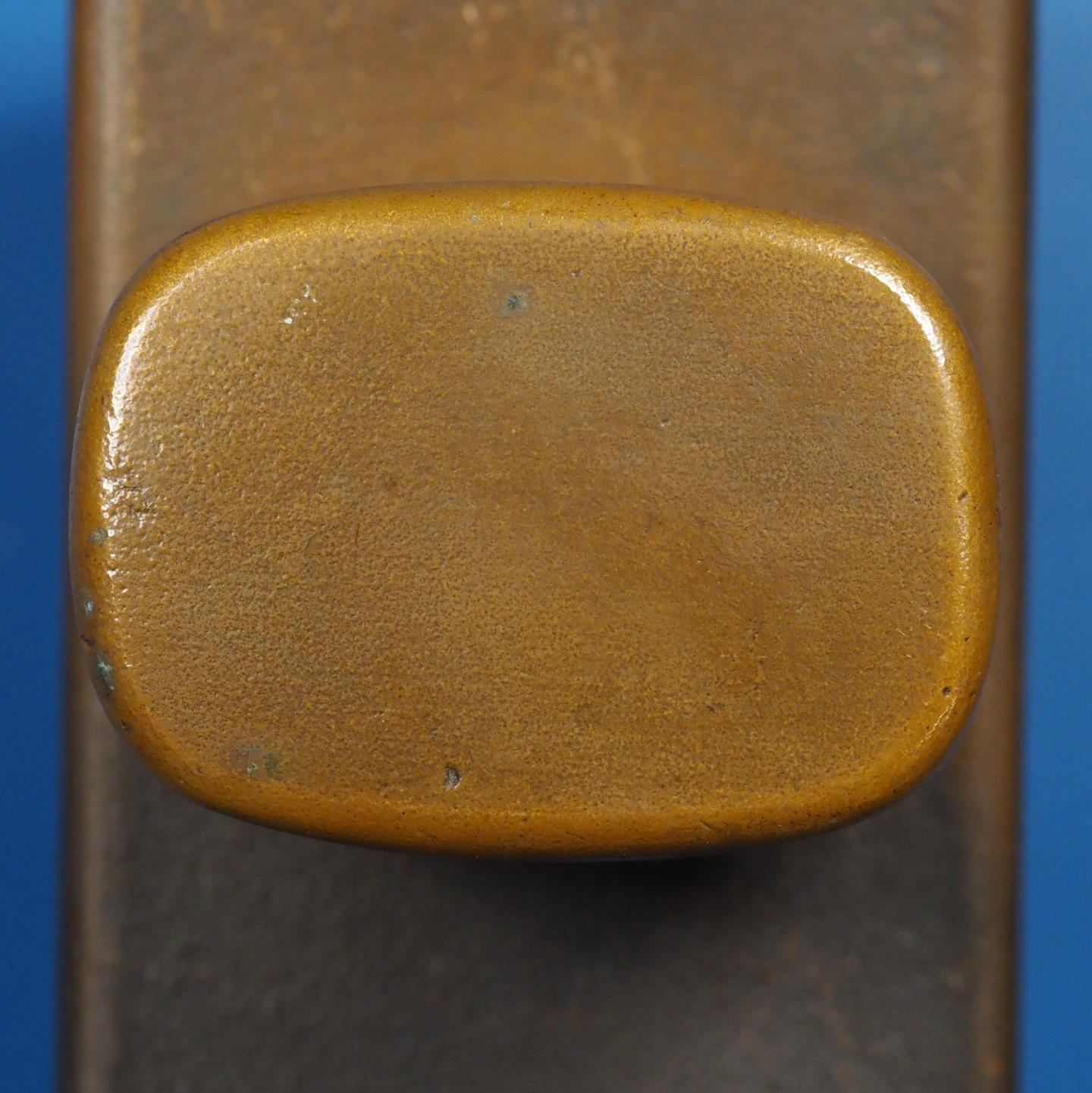 Double door handle with keyhole in sand-cast bronze by Jules Wabbes from the Générale de Banque - Fixed (Right)