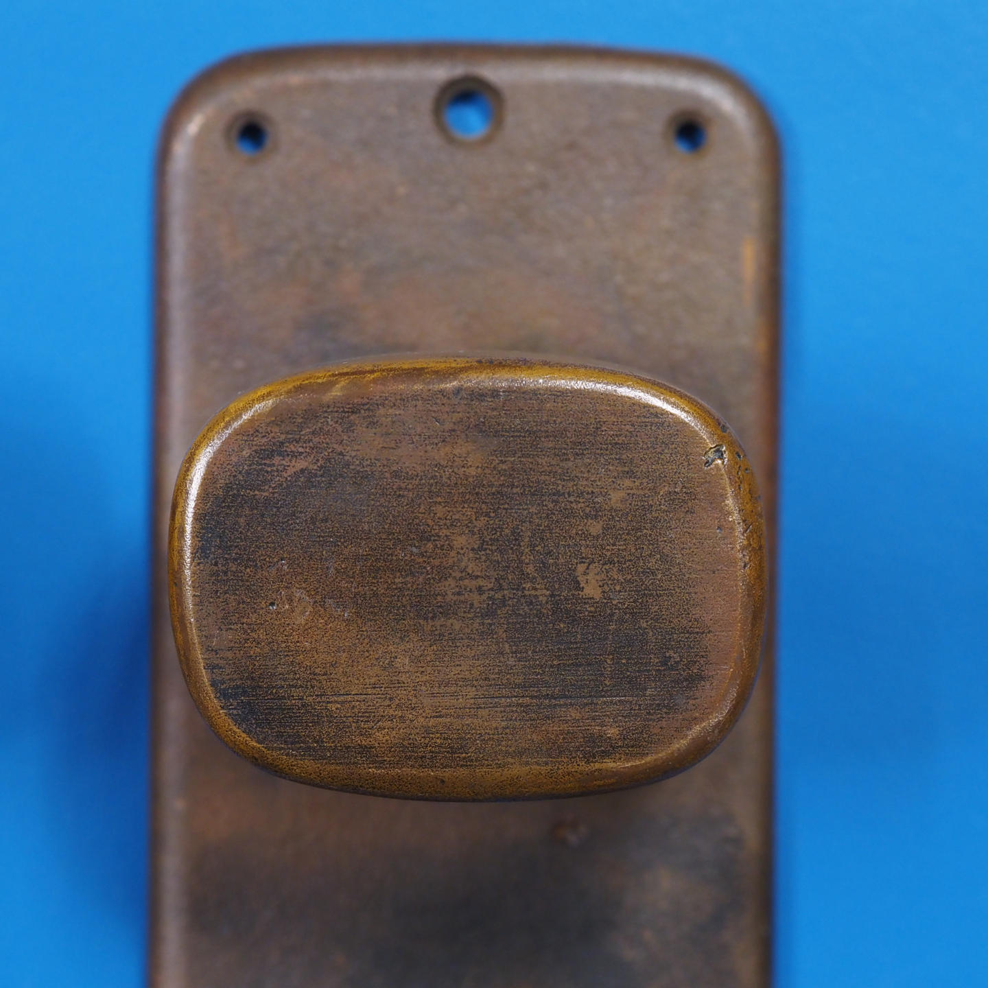 Single door handle with key and fixing holes in sand-cast bronze by Jules Wabbes from the Générale de Banque - Fixed (Right or Left)