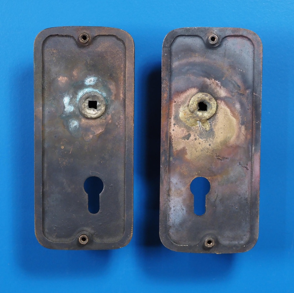 Single door handle with keyhole in sand-cast bronze by Jules Wabbes from the Générale de Banque - Fixed (Right or Left)