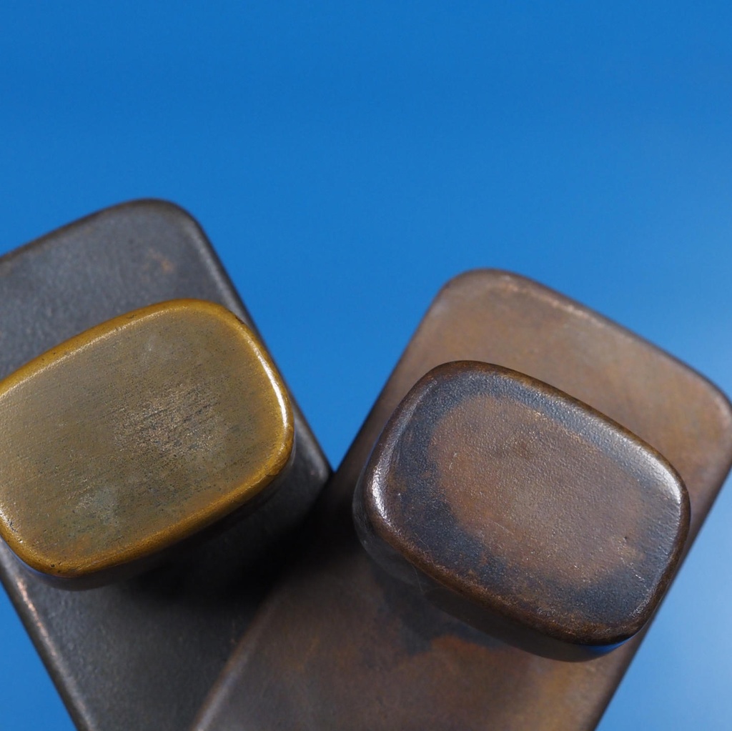 Single door handle with keyhole in sand-cast bronze by Jules Wabbes from the Générale de Banque - Fixed (Right or Left)