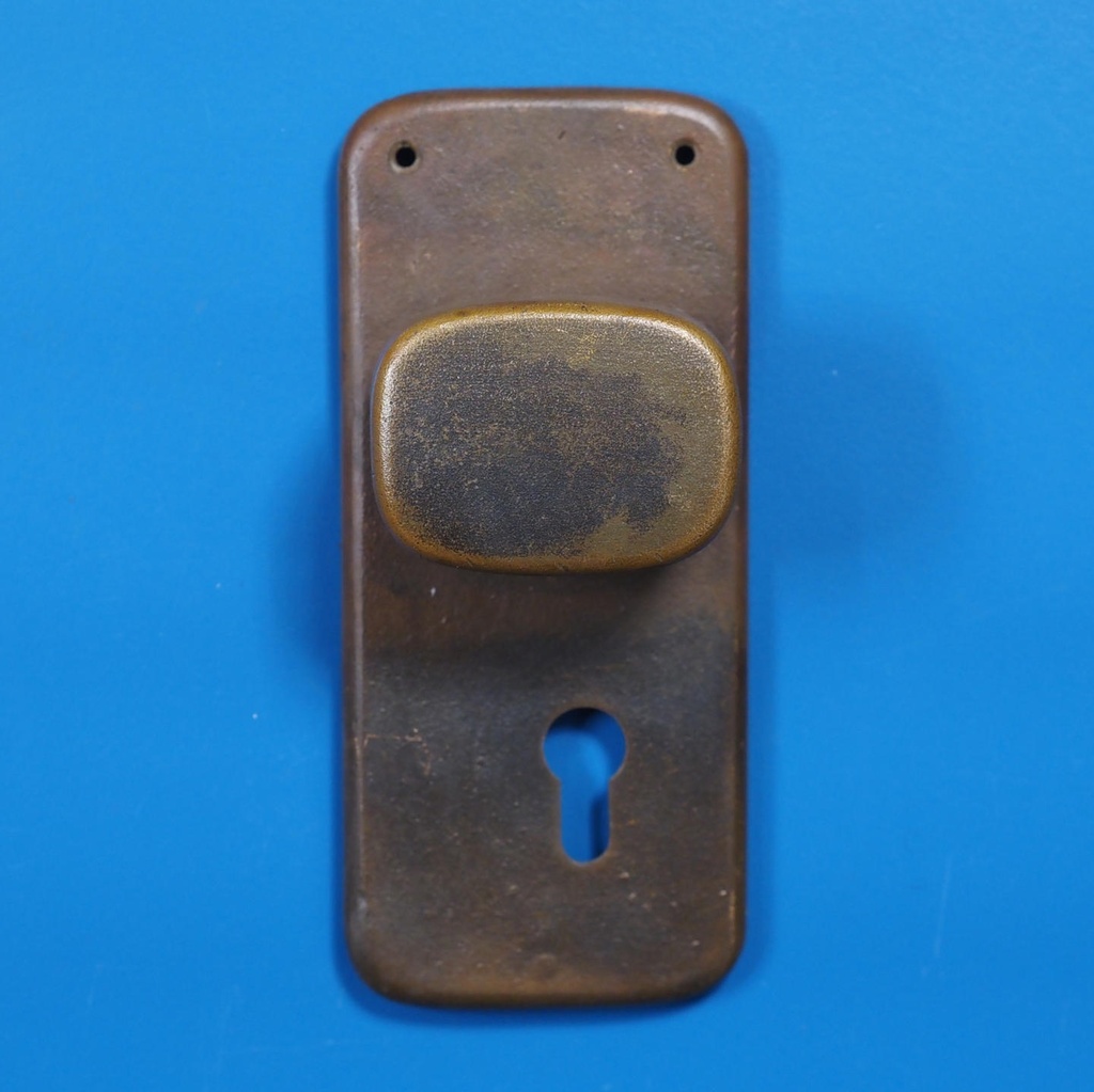 Single door handle with key and fixing holes in sand-cast bronze by Jules Wabbes from the Générale de Banque - Fixed (Left)