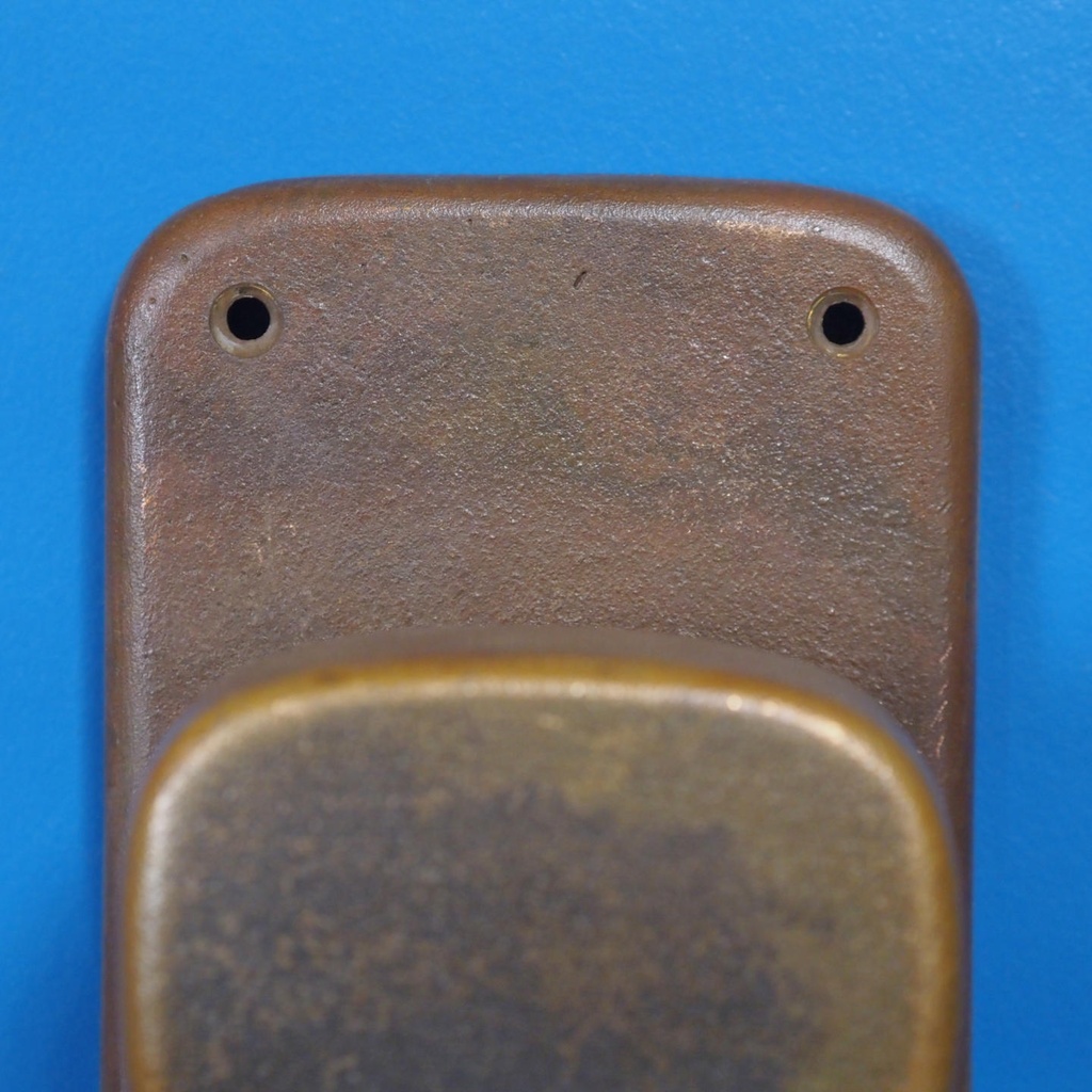 Single door handle with key and fixing holes in sand-cast bronze by Jules Wabbes from the Générale de Banque - Fixed (Left)