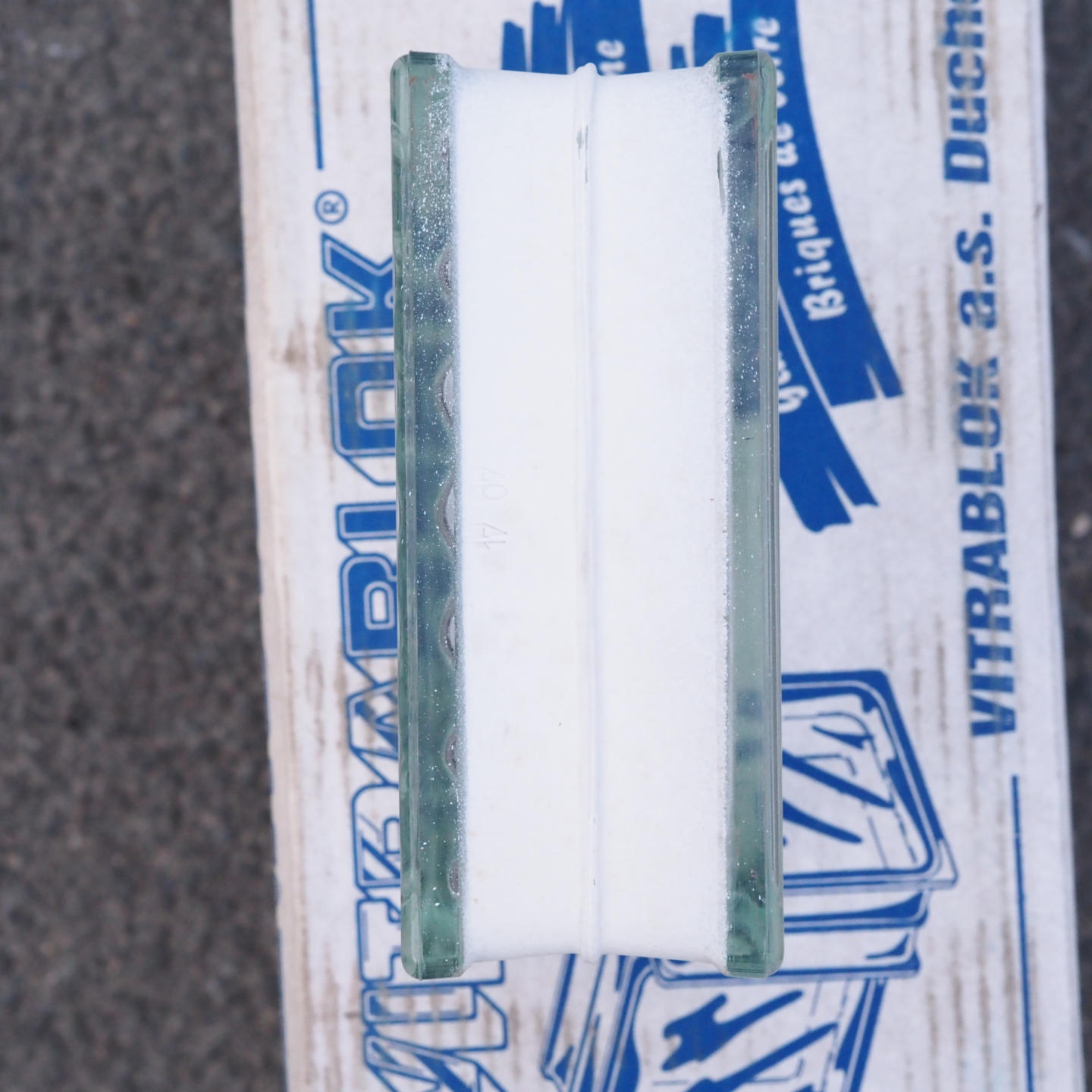 Textured glass brick by Vitrablok (19 x 19 x 8 cm)