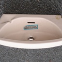 Bathroom sink in glazed ceramic by Ideal Standard