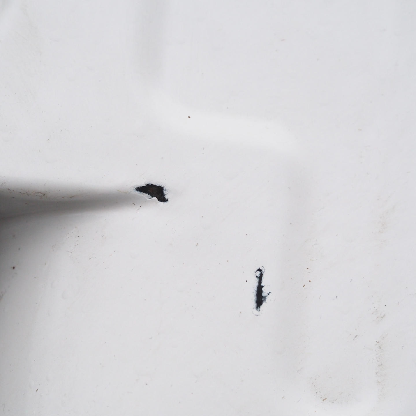 Bucket sink in enamelled steel (Black or grey rubber trim)