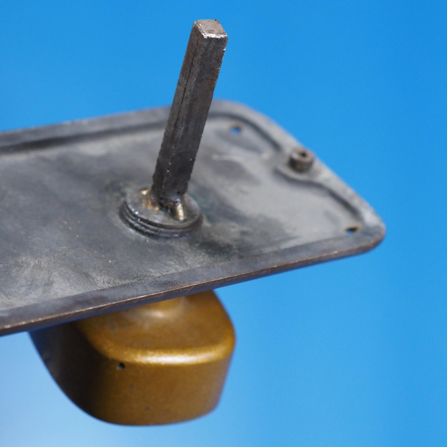Double door pull handle with key and fixing holes in sand-cast bronze by Jules Wabbes from the Générale de Banque - Fixed (Right/Left)