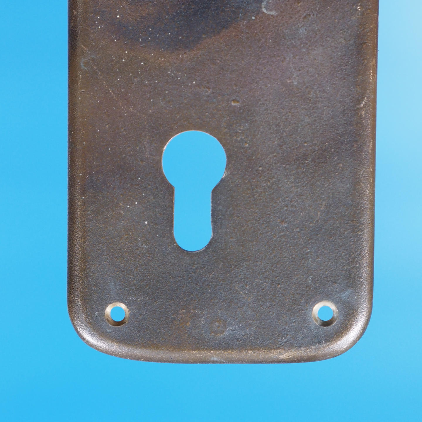 Single door pull handle with key and fixing holes in sand-cast bronze by Jules Wabbes from the Générale de Banque - Fixed (Right)