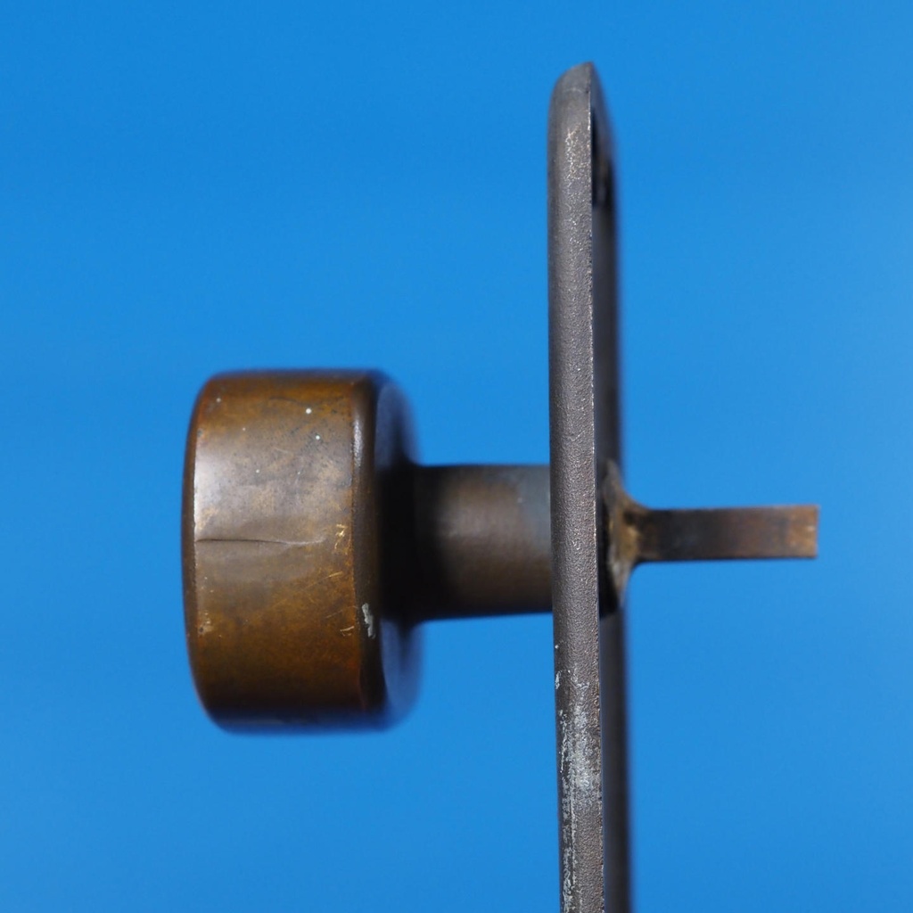 Single door handle with key and fixing holes in sand-cast bronze by Jules Wabbes from the Générale de Banque - Swivel (Left)