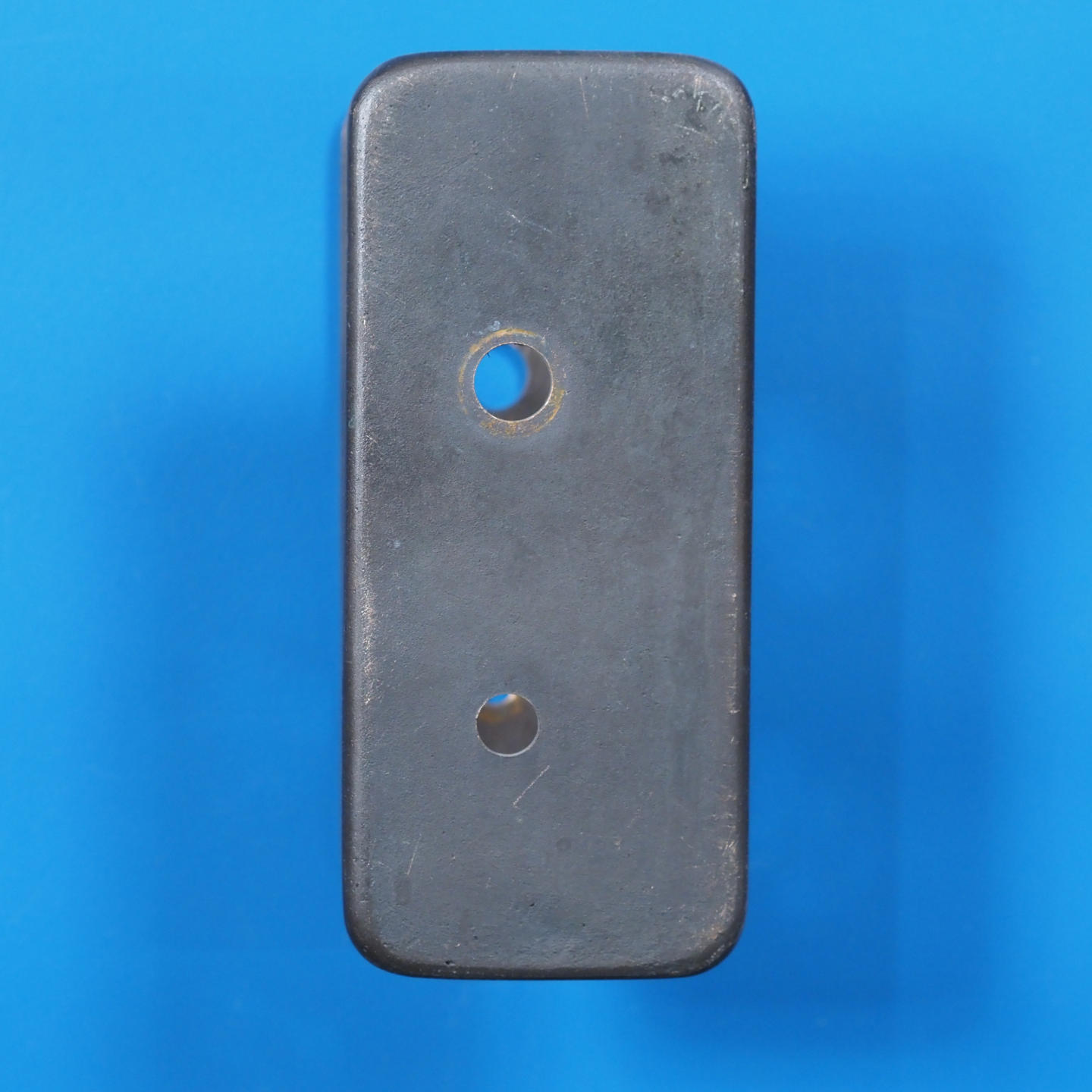 Double handle plate with keyhole in sand-cast bronze by Jules Wabbes from the Générale de Banque - Hole on both sides (Right)