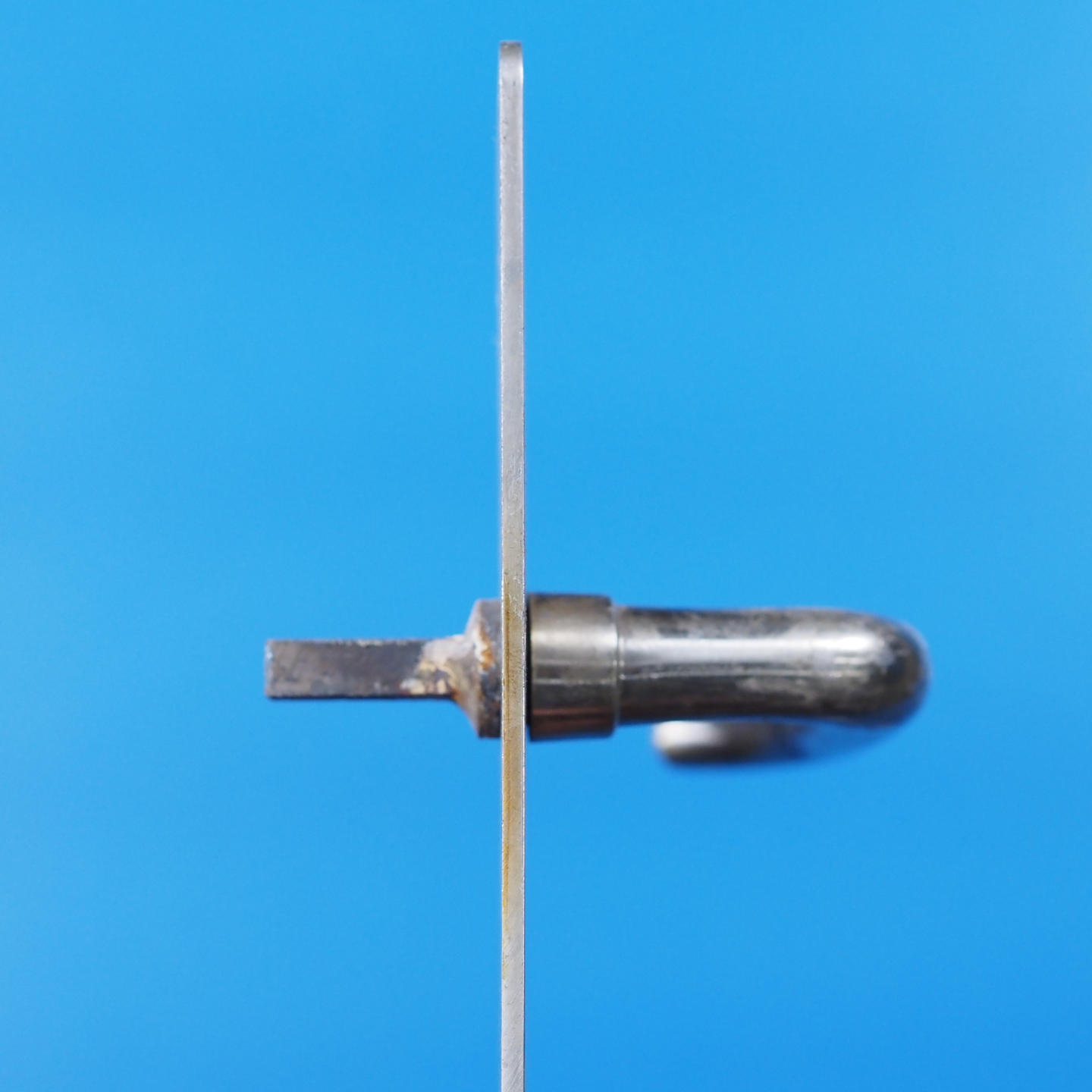 Single door handle with key and fixing holes in chrome-plated brass from the Générale de Banque - 2 fixing holes (Right)