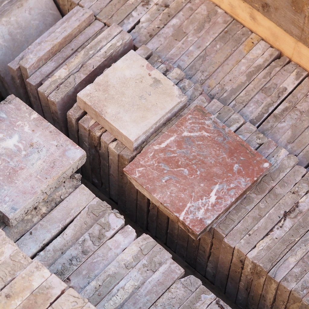 Marble slabs 'Rouge Royal Clair' - Only available in our physical shop