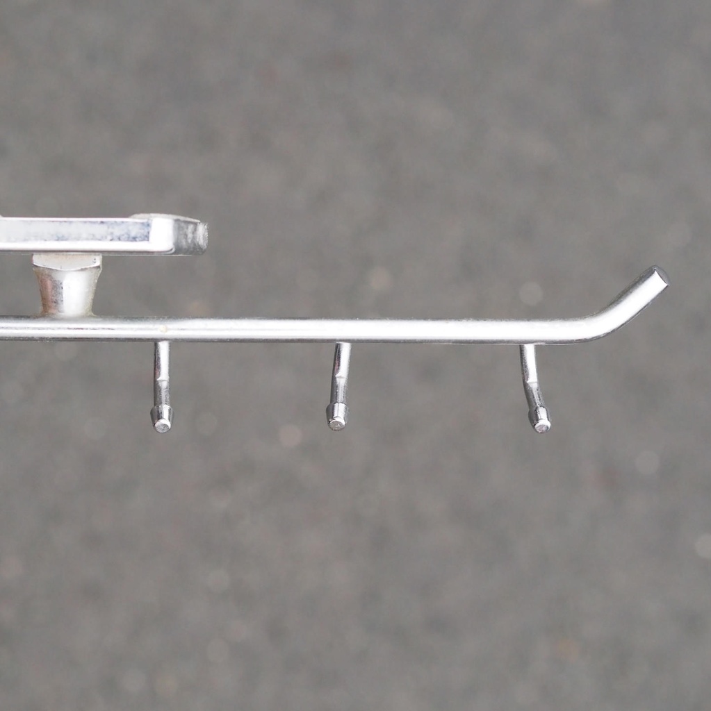 Towel hooks in chromed stainless steel by Geesa