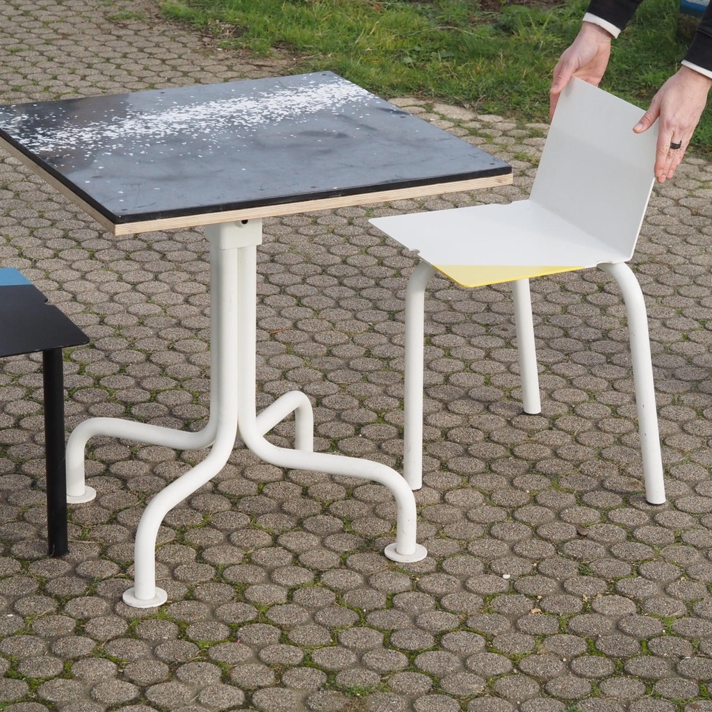 White stackable chair by Pierre-Emmanuel Vandeputte - High backrest (with various coloured corners)