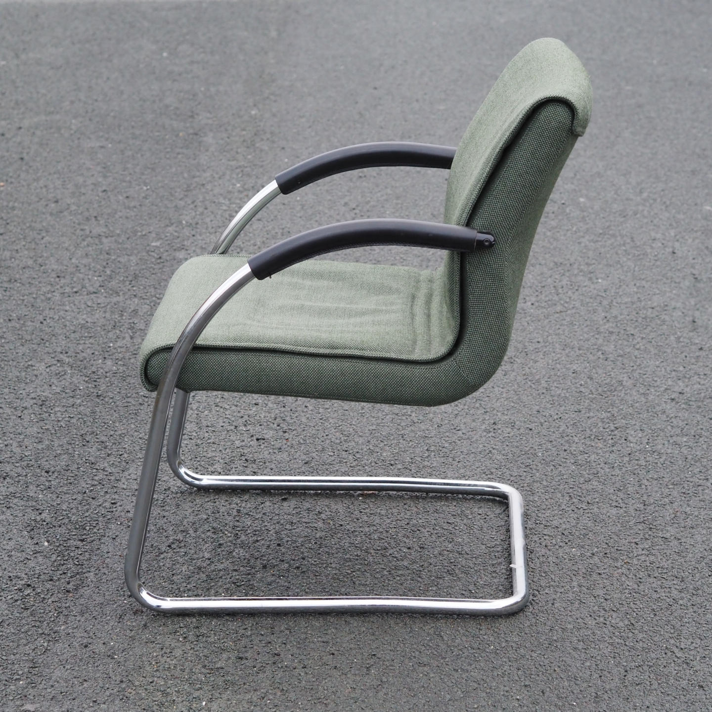 Cantilever armchair by Mauser