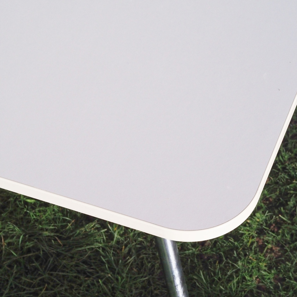 Square table 'Ad-Hoc' by Antonio Citterio for Vitra (140 x 140 cm)