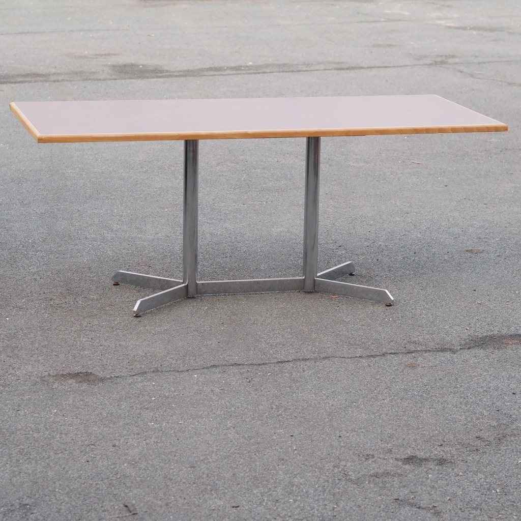 Rectangular table with chromed steel legs and laminated tabletop - Brown