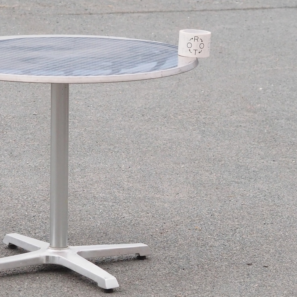 Round cafeteria table by Amat3