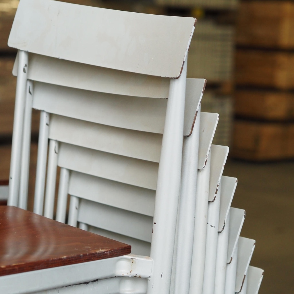 Black stackable chair by Pierre-Emmanuel Vandeputte - Low backrest (with various coloured corners)