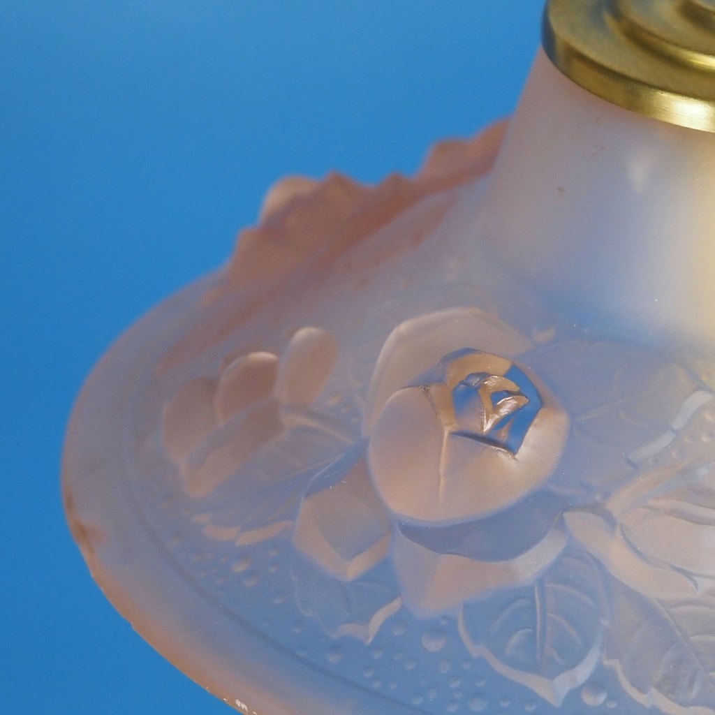 Hanging light in pink ornate glass by Muller Frères (Lunévile, France)