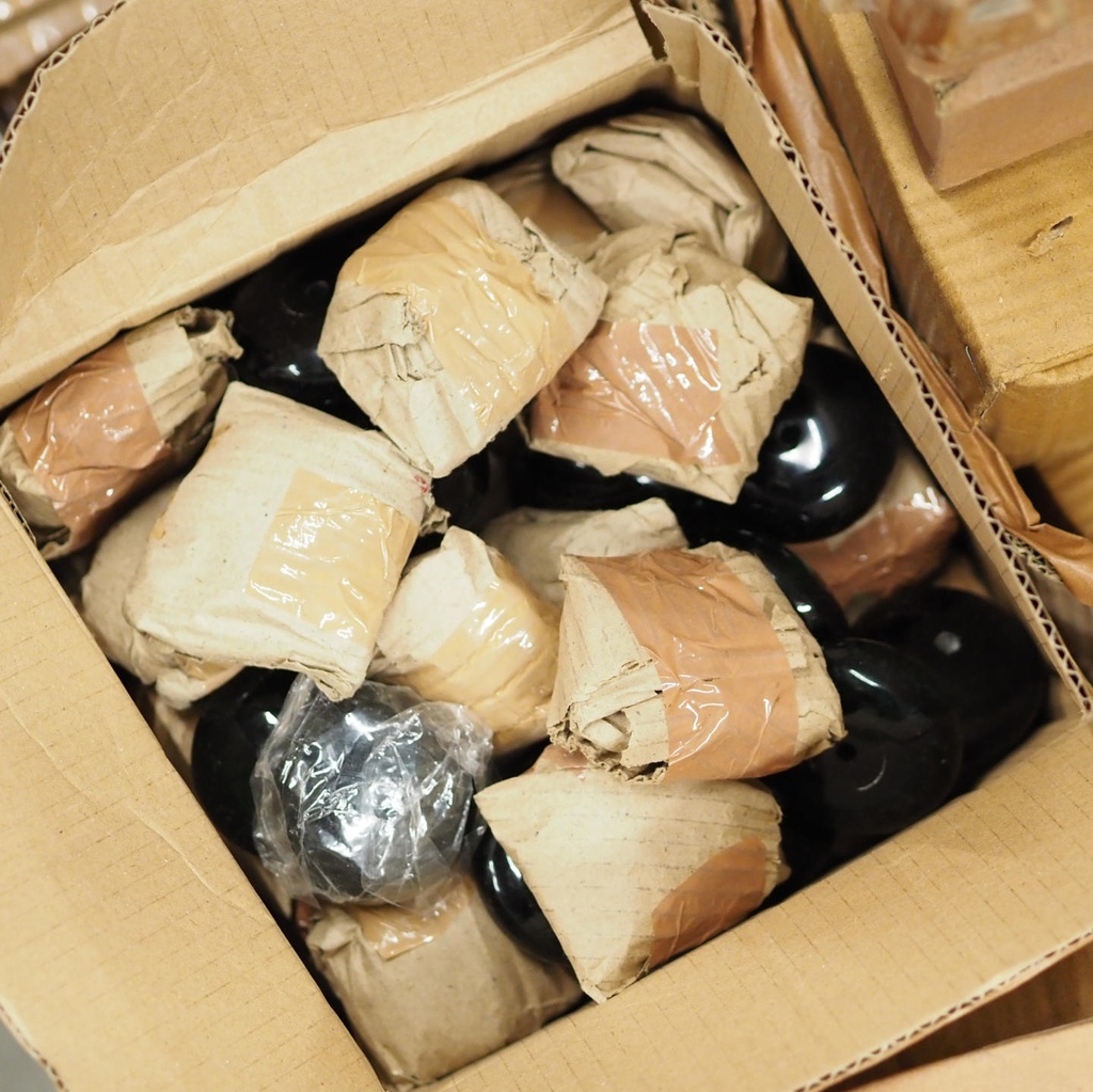 Handmade glass tile by Emery&Cie (10 x 10 cm) - Only available in our physical shop