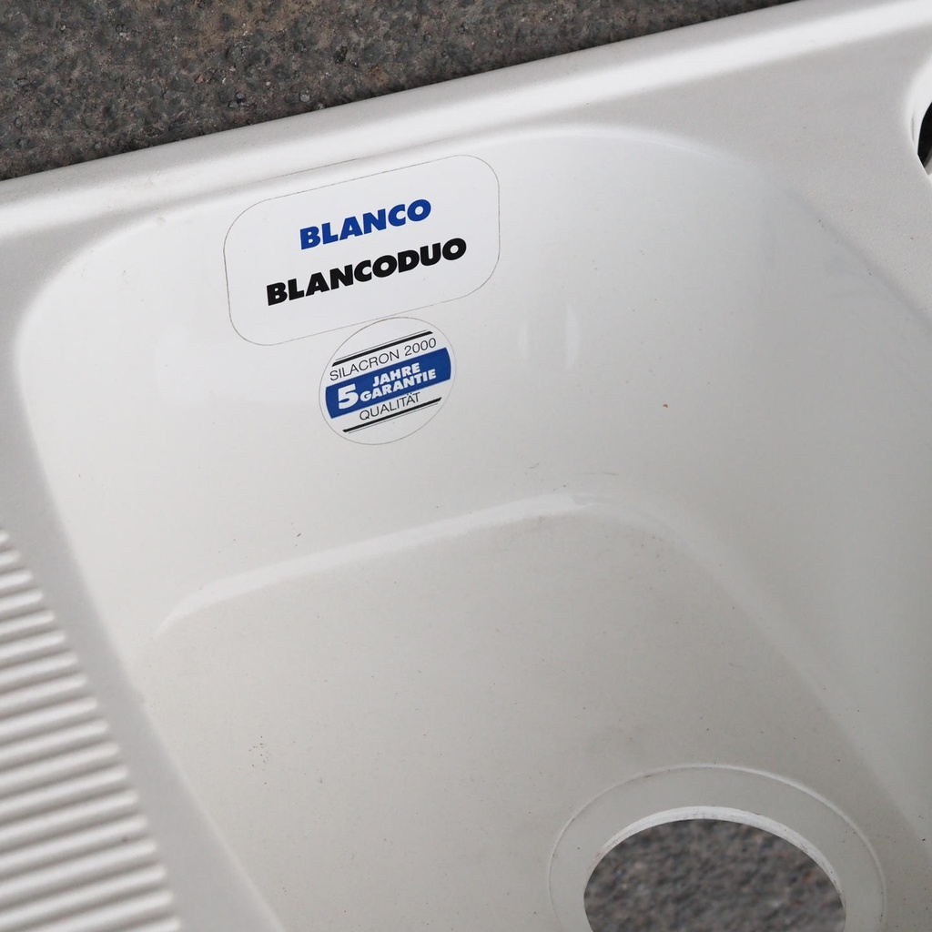 Double recessed sink with side drainboard by Blanco
