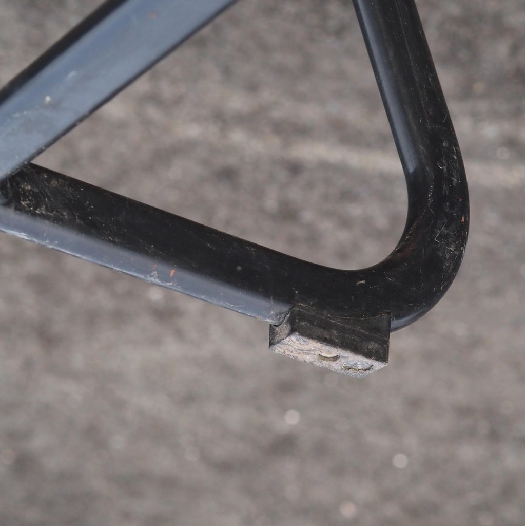 Stackable chair in pagwood by Pagholz