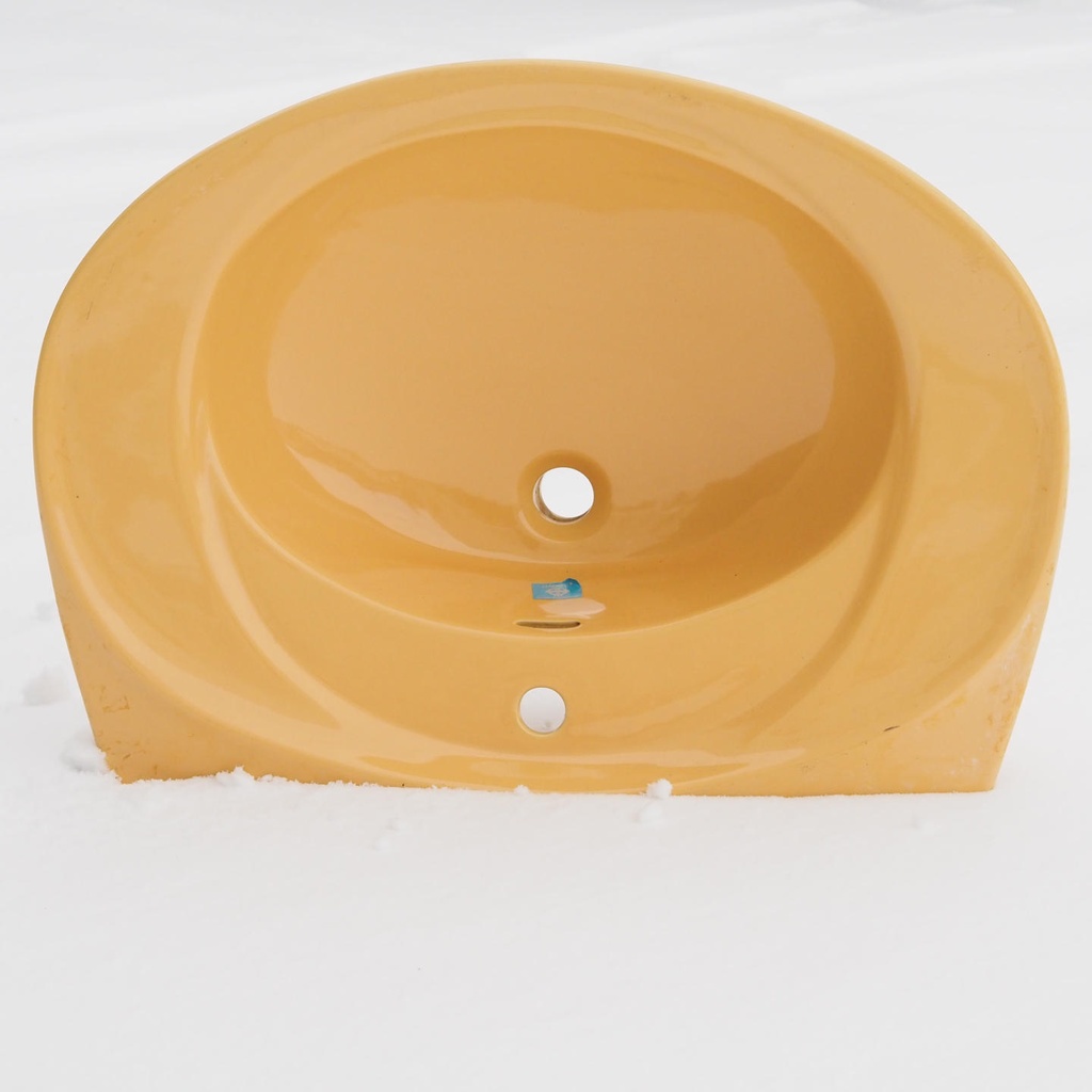 Bathroom sink in glazed porcelain by Villeroy & Boch