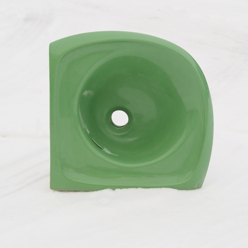 Bathroom sink in glazed porcelain by Villeroy & Boch