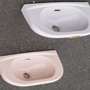 Bathroom sink in glazed porcelain by Villeroy & Boch