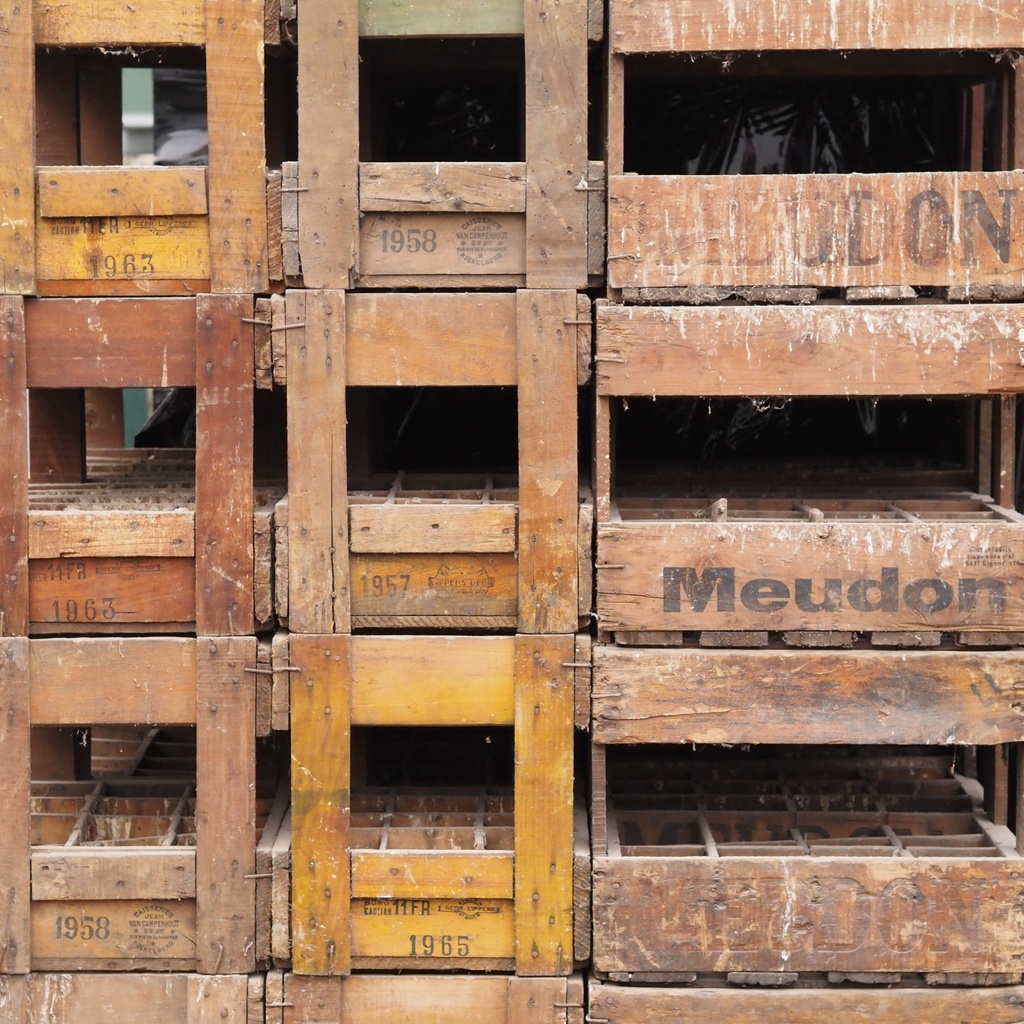 Wooden crate (50 x 40 cm)