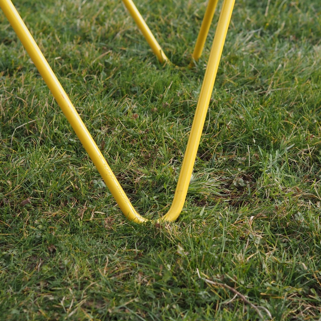 Round cafeteria table by Amat3