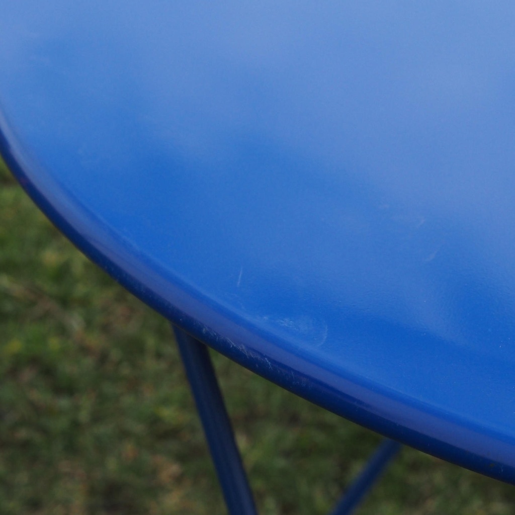 Round cafeteria table by Amat3