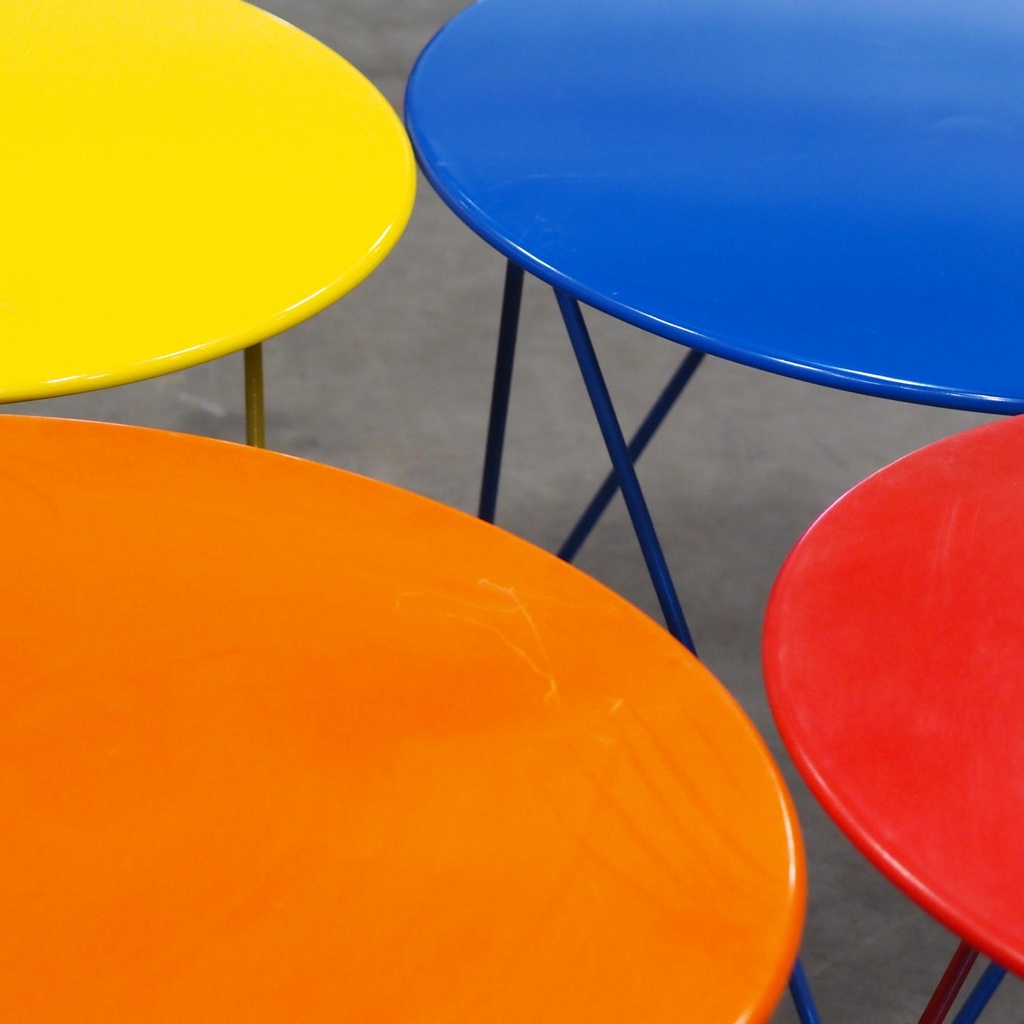 Round table 'Sputnik' by David Le Versha (⌀ 100 cm)