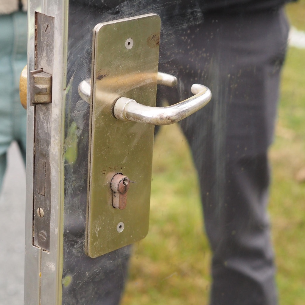 Door in stainless steel by Jules Wabbes (H. 189 x 52,8 cm) - Right