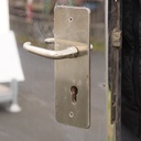 Service door in stainless steel with handle by Jules Wabbes (H. 198 x 53 cm) - Left