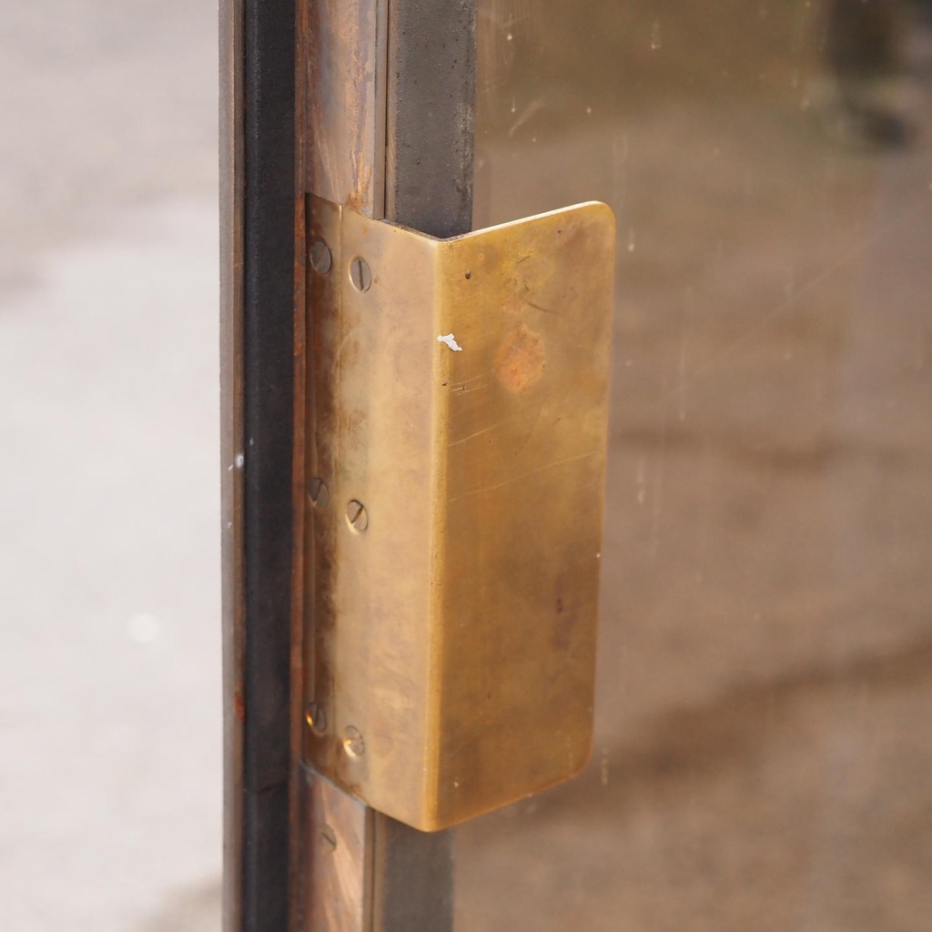 Door in bronze and smoked glass from the Générale de Banque (H. 230,3 x 46,2 cm) - Left or Right