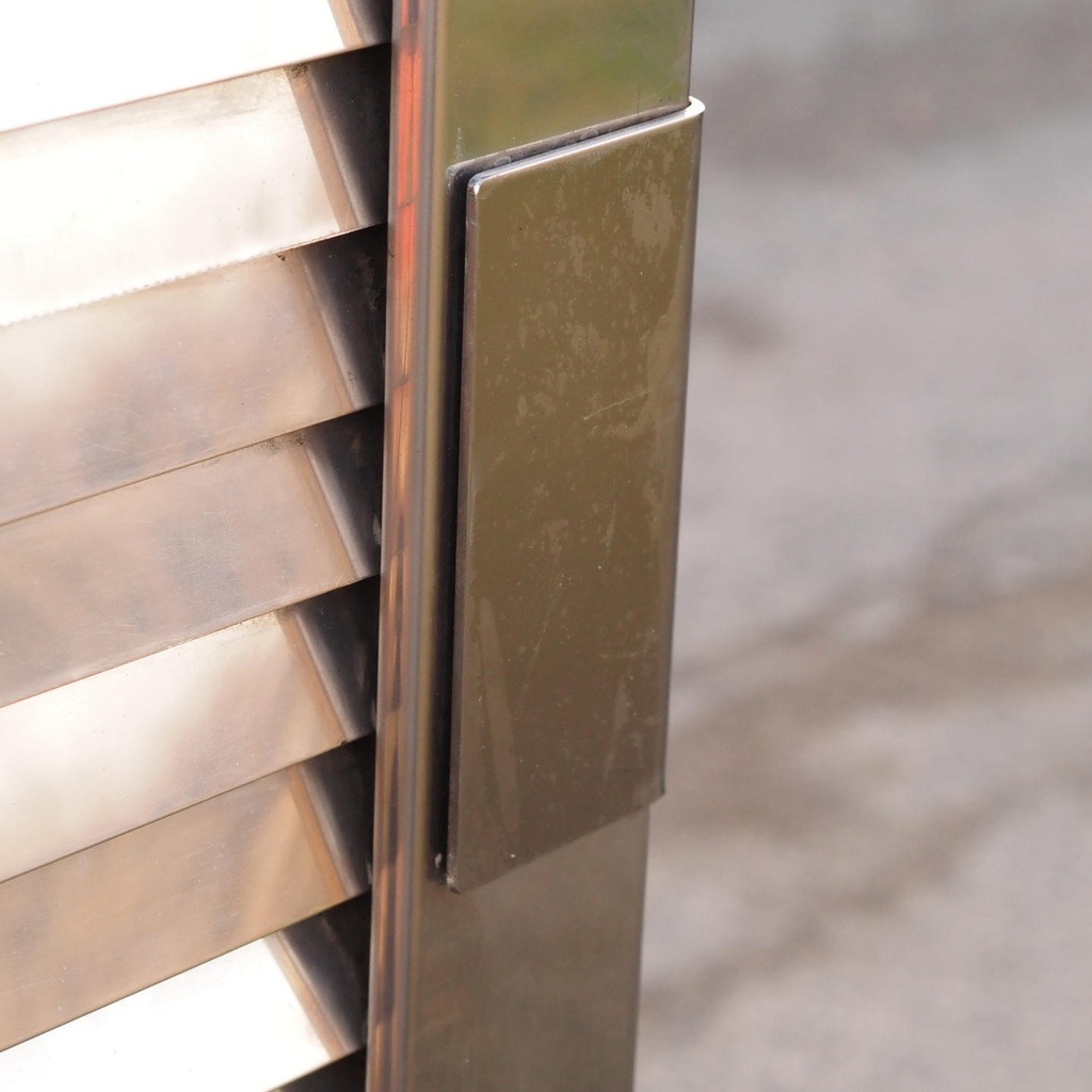 Louvered door in stainless steel from the Générale de Banque (H. 195,5 x 95,4 cm) - Right