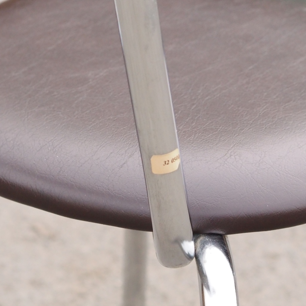 Stackable chair in brown synthetic leather