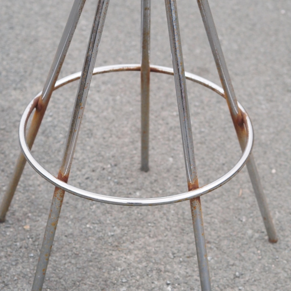 Cantilever chair by Tubax - Black synthetic leather