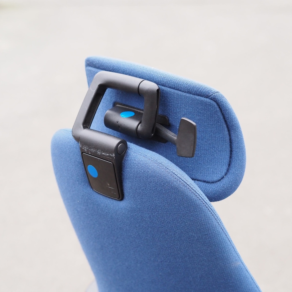 Swivel office armchair by Kinnarps from Antwerp's Court of Appeal