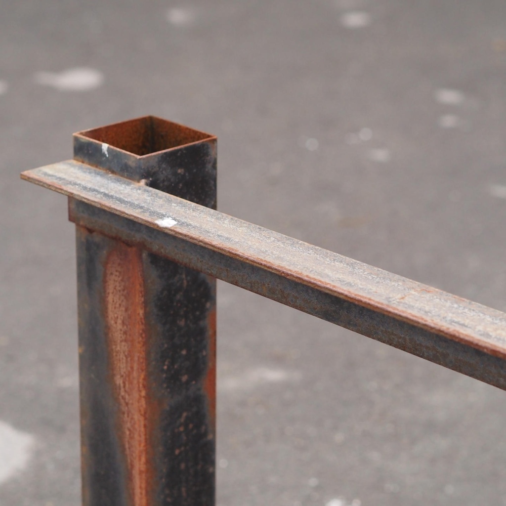 Leg in steel from ULB's 'Point Culture' media library