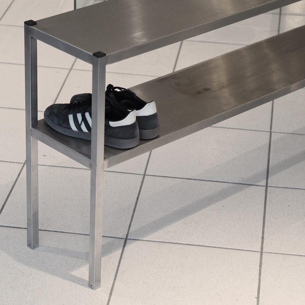 Shelf in epoxy coated steel (200 x 106 x 80 cm)