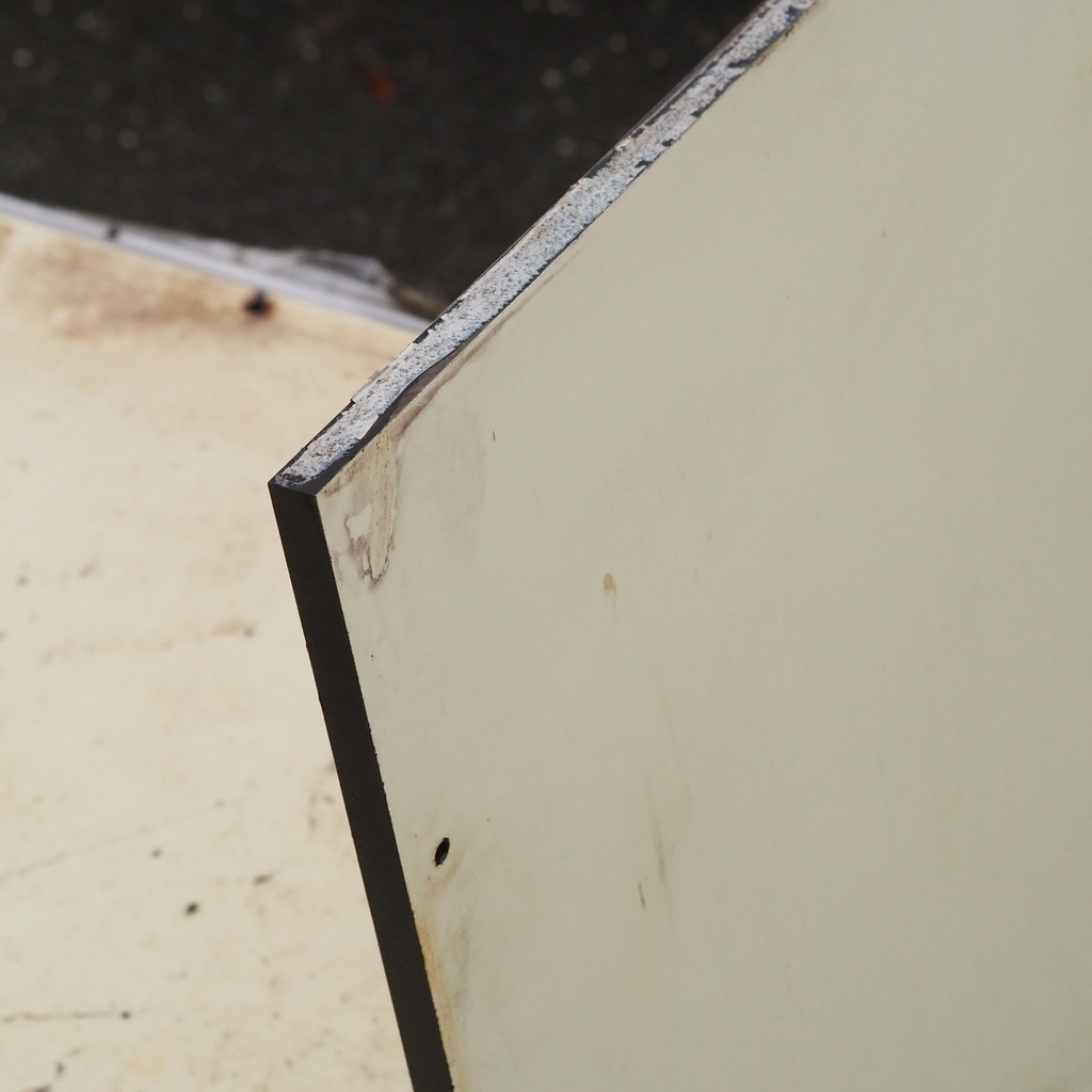 Trespa panel (103,7 x 182 cm)