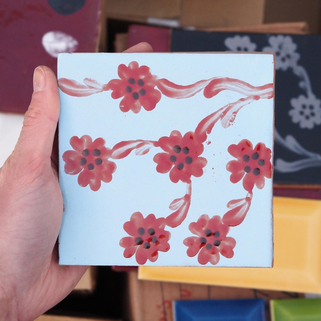Handpainted glazed terracotta tile from the workshop of Agnès Emery (various sizes) - Only available in our physical shop