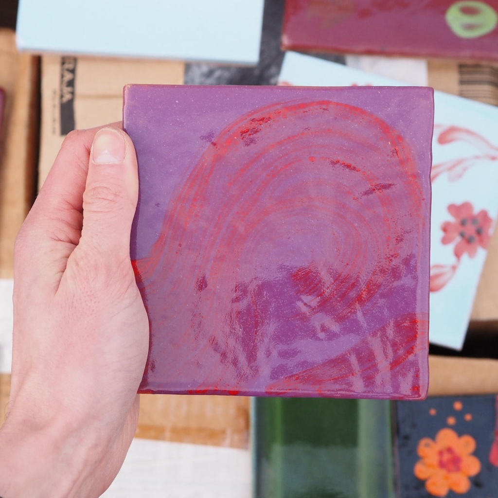 Handpainted glazed terracotta tile from the workshop of Agnès Emery (various sizes) - Only available in our physical shop