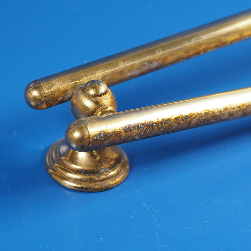 Two arm towel rack in brass