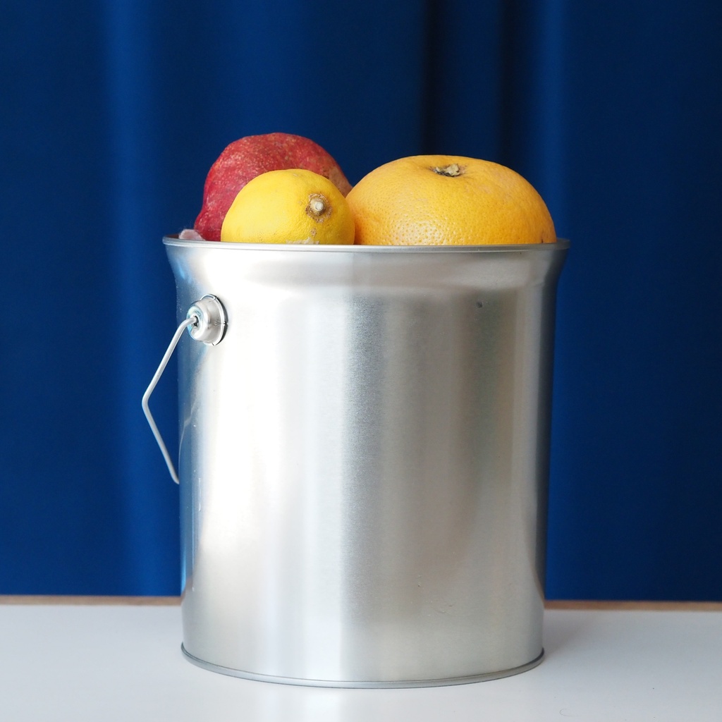 Paint can in tinplate with lid