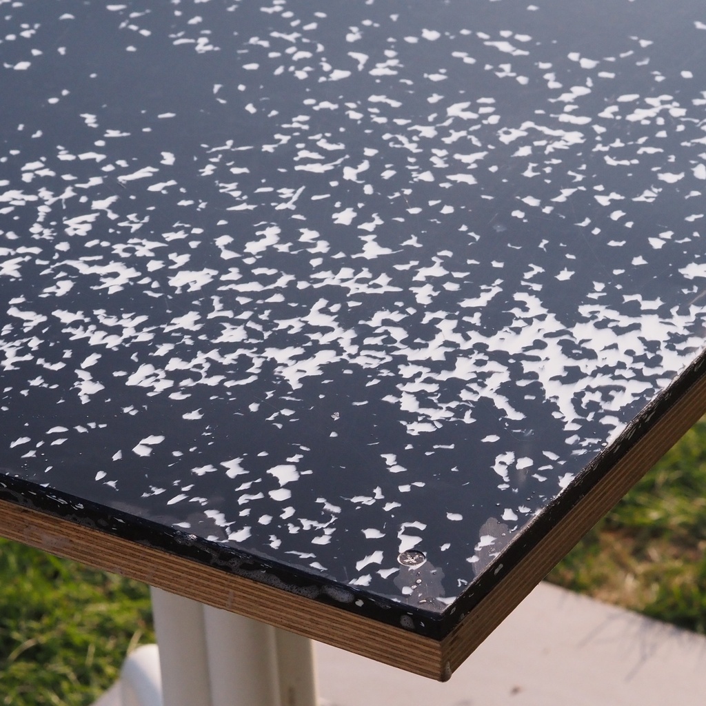 Square cafeteria table 'Aequus' by Pierre-Emmanuel Vandeputte